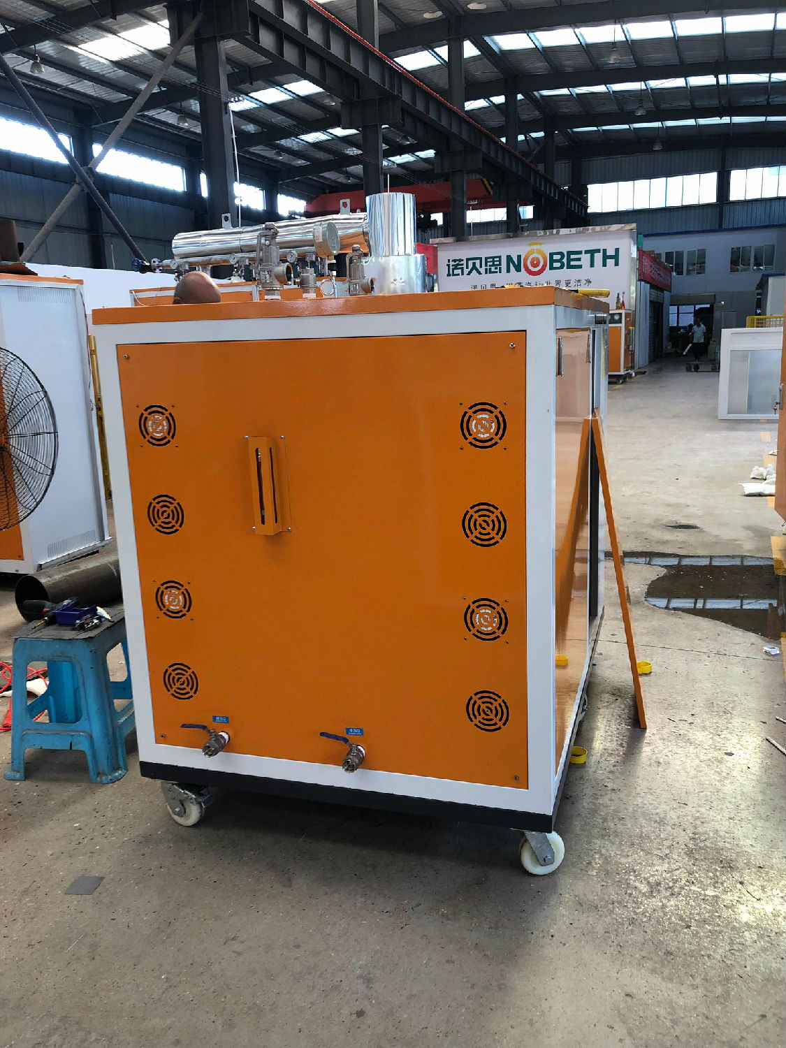 定製PLC實驗研究蒸汽發生器進行試機中，91免费视频网站出廠前每一款設備都會進行試機處理，確保蒸汽設備到客戶手上都是沒有問題的產品
