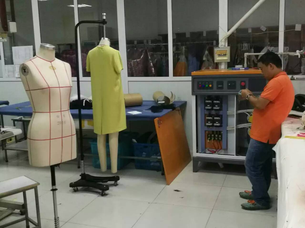 廣東服裝廠整燙電蒸汽發生器