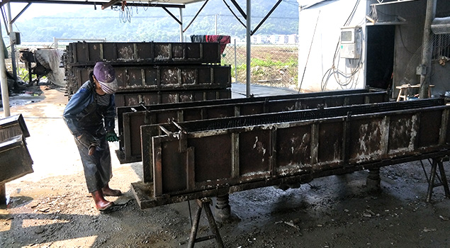 水泥管道脫模現場