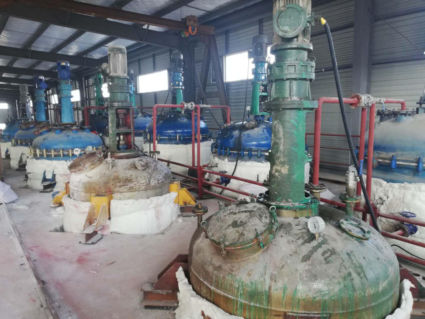 蒸汽發生器配套反應釜生產彩色跑道顆粒案例